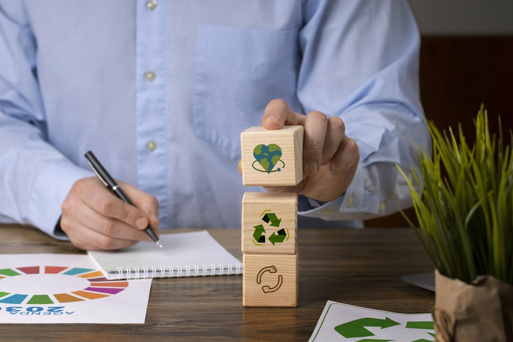 Conjunto de dados de madeira com ícones alusivos à sustentabilidade