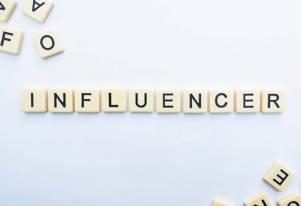 Influencer Influencer