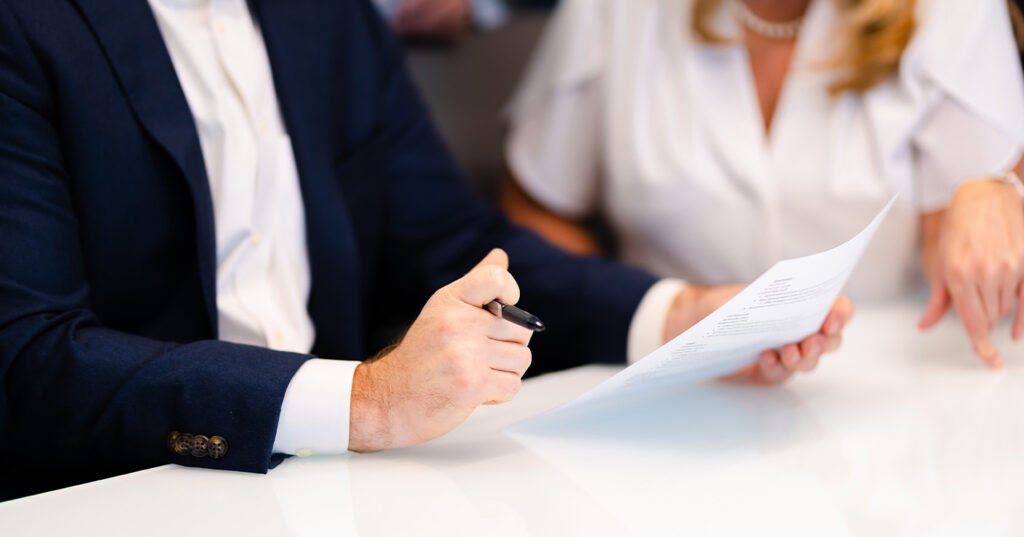 Esclarecer dúvidas legais com profissionais