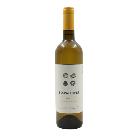 Sousa Lopes Chardonnay 2024 Garrafa de vinho branco Sousa Lopes Chardonnay com rótulo branco e tampa amarela
