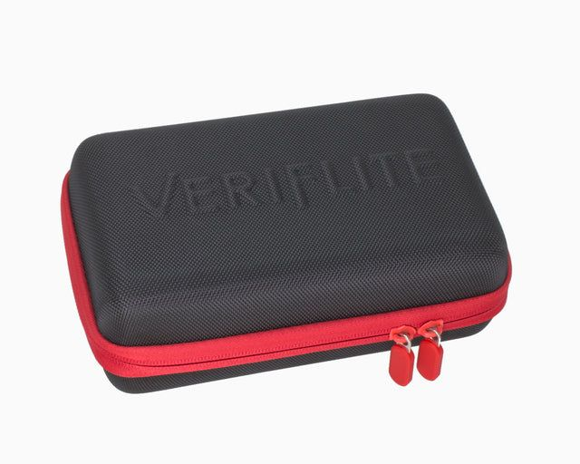 Estojo preto com zíper vermelho e palavra VERIFLITE em relevo