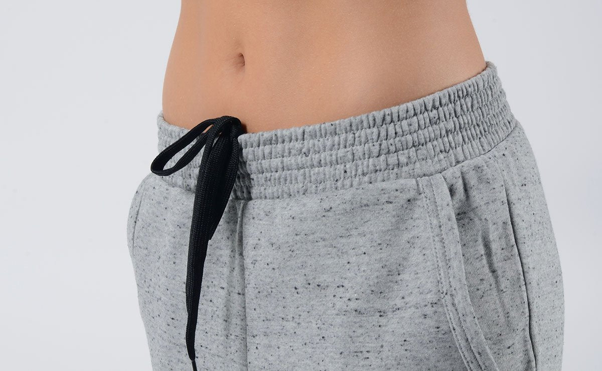 Calças de fato de treino cinzentas com cordão preto e cintura elástica
