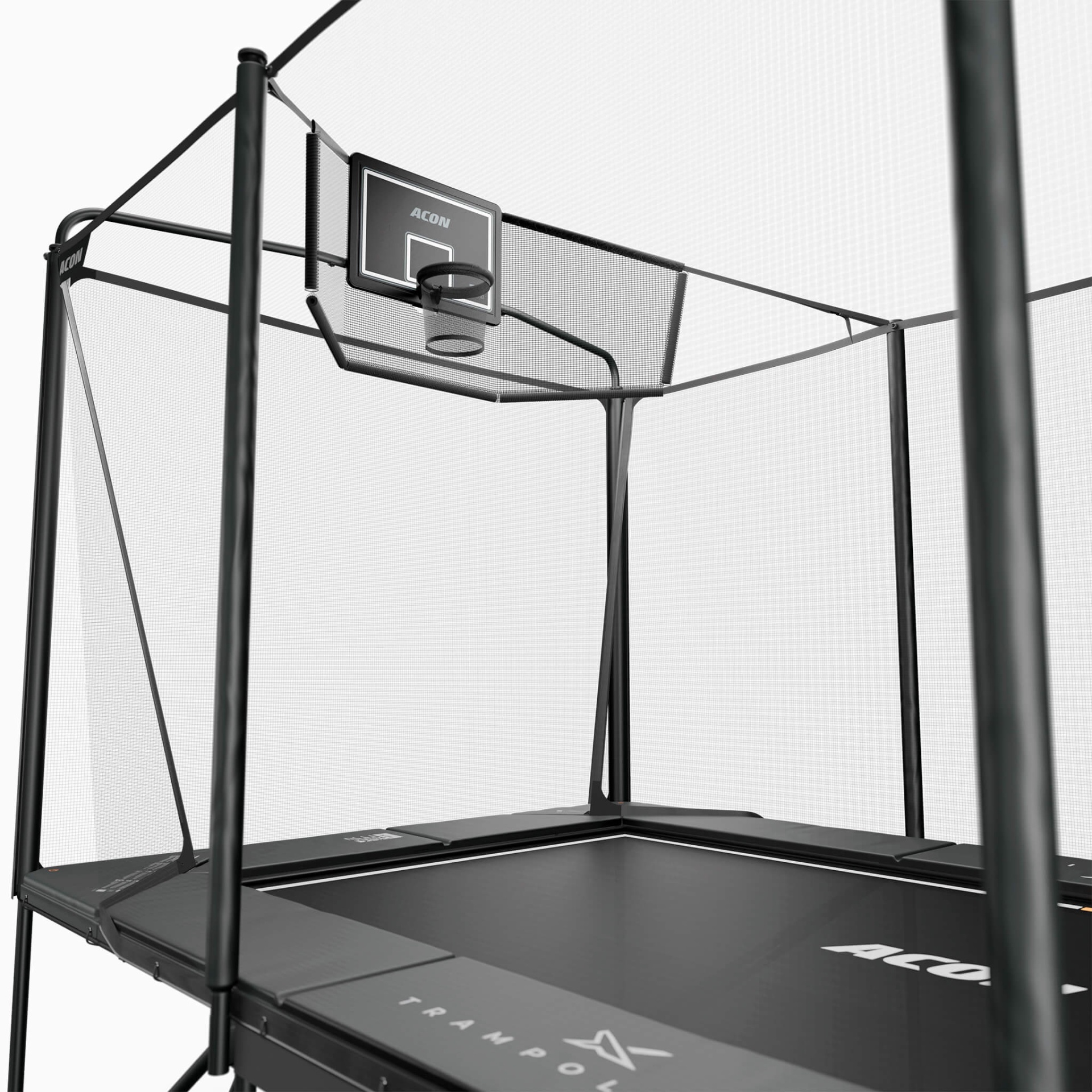 Trampolim preto com rede de proteção e cesto de basquete