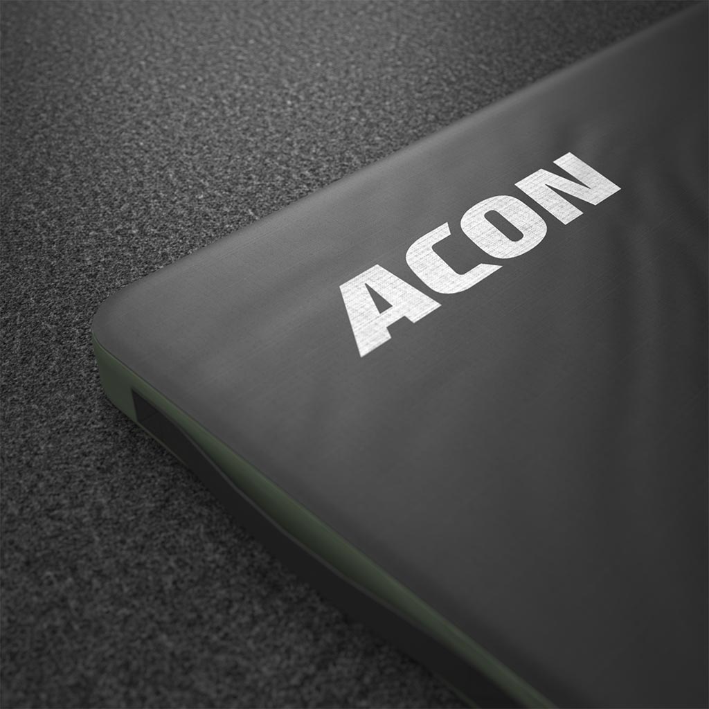 Produto preto retangular com a palavra ACORN em branco