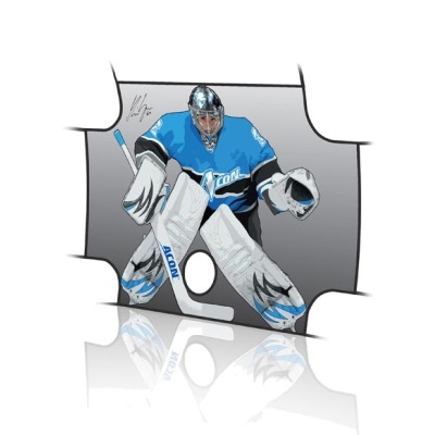 Jogador de hóquei em patins com equipamento azul e branco dentro de uma peça de puzzle cinzenta