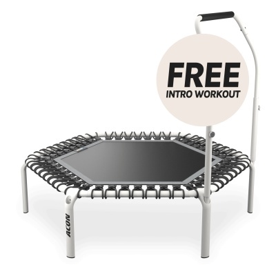 Mini trampolim fitness branco com elásticos pretos e barra de apoio, texto FREE INTRO WORKOUT.