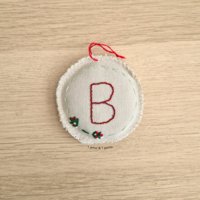 Enfeite&#x20;de&#x20;Natal&#x20;com&#x20;letras