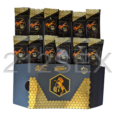 Expositor preto com embalagens douradas e pretas de mel