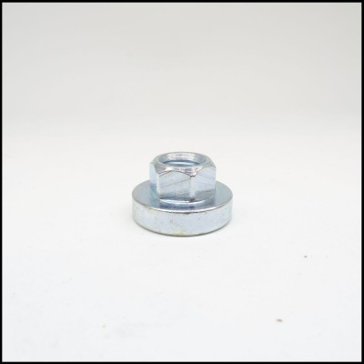 Parafuso metálico hexagonal prateado com arruela embutida em fundo branco