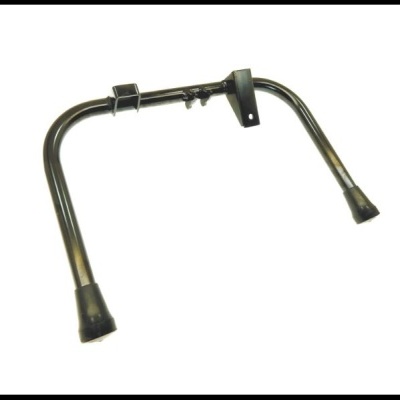 Suporte metálico cromado com extremidades de borracha preta