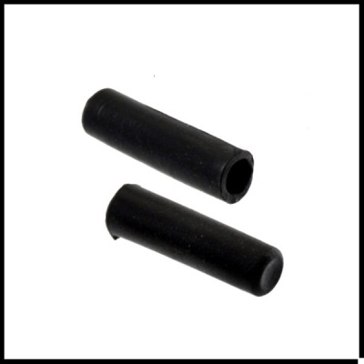 Duas pontas de borracha pretas cilíndricas