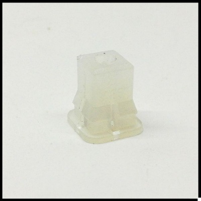 conector elétrico plástico translúcido pequeno