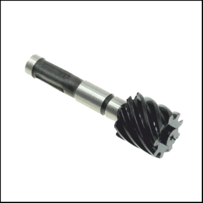 Peça metálica com engrenagem helicoidal preta e eixo prateado