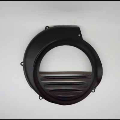 Capa protetora redonda preta com ventilação e orifícios de fixação