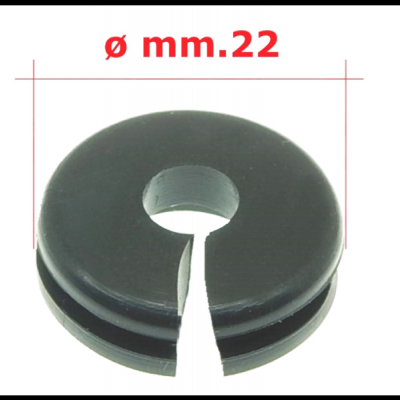 Peça circular preta com furo central e ranhura, diâmetro 22 mm marcado