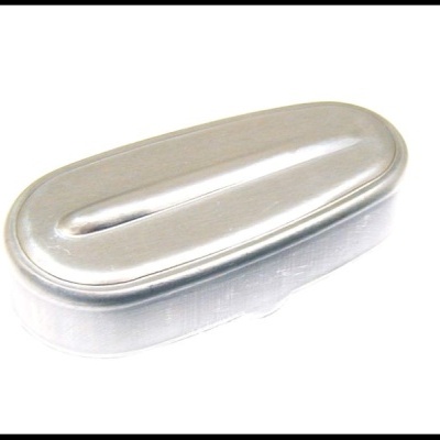 Escova oval prateada com cerdas brancas