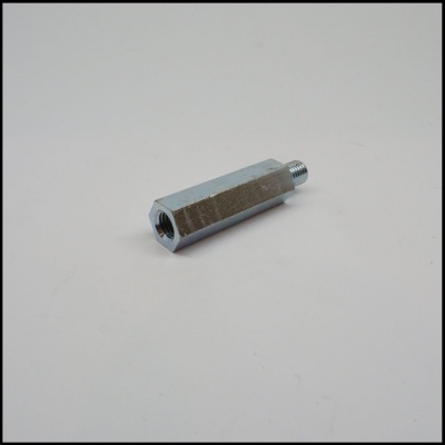 Parafuso espaçador hexagonal metálico prateado com rosca