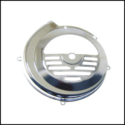 Peça metálica cilíndrica prateada com ventilações horizontais