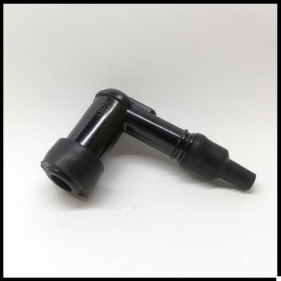 Conector ângulo 90 graus em plástico preto com borrachas