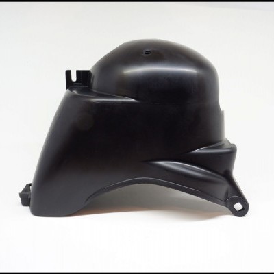 Tanque de combustível preto fosco para motocicleta sobre fundo branco