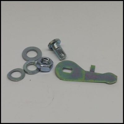 Conjunto de parafuso, porca, arruelas e peça metálica