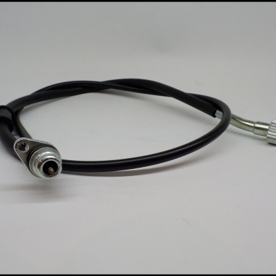 Cabo flexível preto com extremidades metálicas prateadas