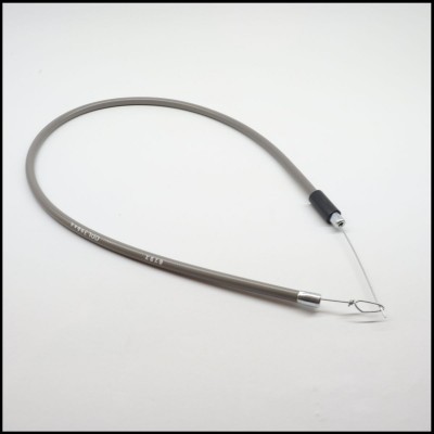 Colar de fio metálico cinzento com fecho prateado