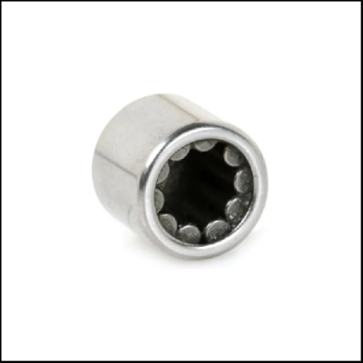 Soquete metálica prateada com interior dentado