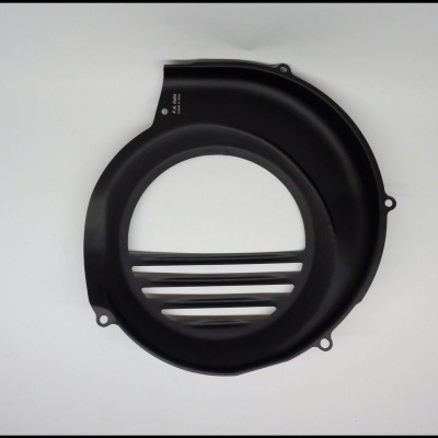 Proteção de ventilador preto circular com grelhas horizontais e furos de fixação