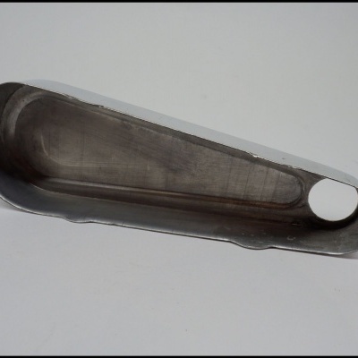 Estrutura metálica cónica com abertura circular numa extremidade