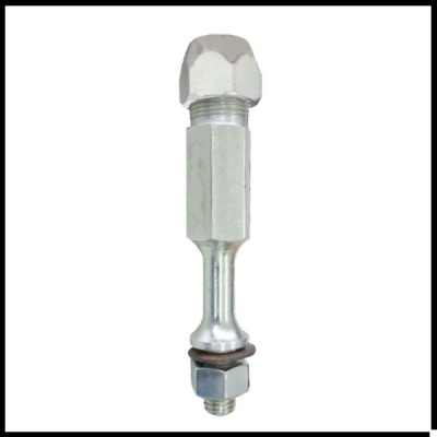 Parafuso metálico prateado com porca ajustável em fundo preto