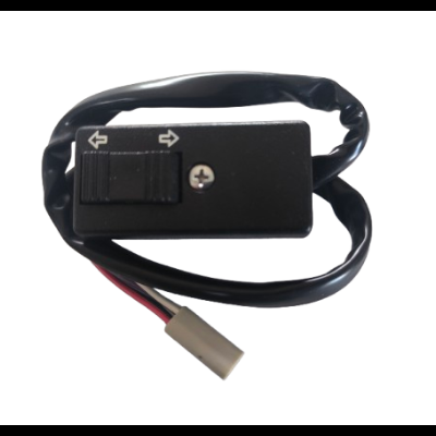 Interruptor deslizante preto com setas e cabos