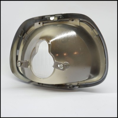 Espelho retrovisor externo para automóvel visto pelo lado interior