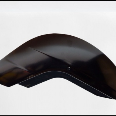 Guarda-lamas de mota preto curvo