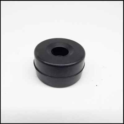 Objeto circular preto com orifício central