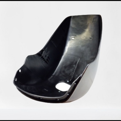 Cadeira de bebê preta para bicicleta em plástico com acabamento brilhante