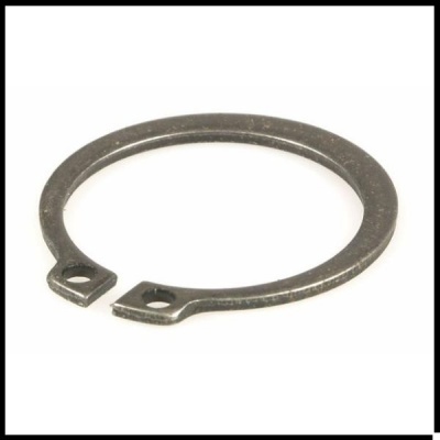 Anilha elástica metálica preta circular com extremidades abertas e orifícios