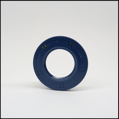 Vedante azul escuro em forma de anel com texto gravado, fundo branco