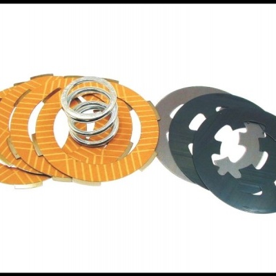 Conjunto de discos de embraiagem laranja e preto com mola