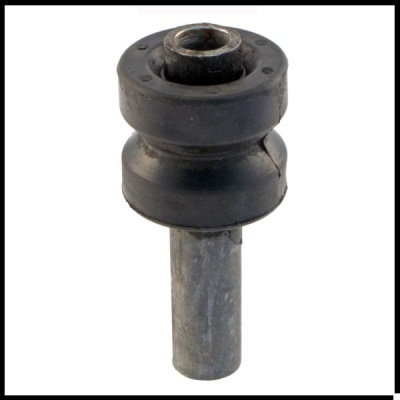 Peça mecânica com eixo metálico e revestimento em borracha preta