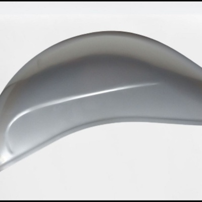 Prato cerâmico branco em forma de folha