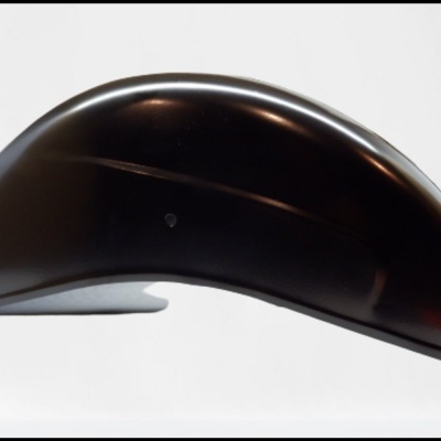 Capacete preto brilhante com interior branco