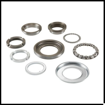 Conjunto de peças metálicas variadas para mecanismos