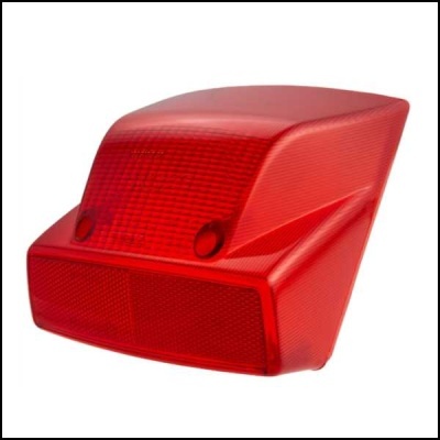 Farolim traseiro em plástico vermelho translúcido com padrão de grade.