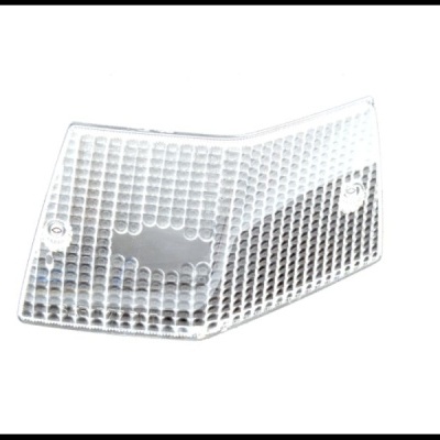 Refletor plástico transparente com relevo hexagonal e orifícios para fixação