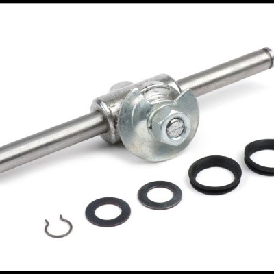 Conjunto metálico com eixo e anéis de diferentes tamanhos