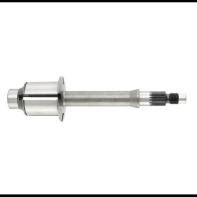 Eixo metálico cilíndrico com flange larga e extremidade roscada sobre fundo branco