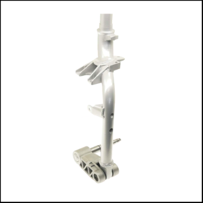 Peça metálica tubular prateada com componentes plásticos cinzentos sobre fundo branco