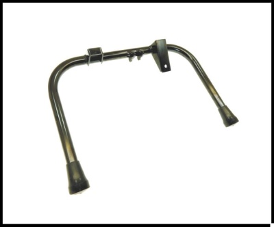 Suporte metálico cromado com extremidades de borracha preta