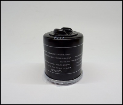 Filtro de óleo automóvel preto com texto branco